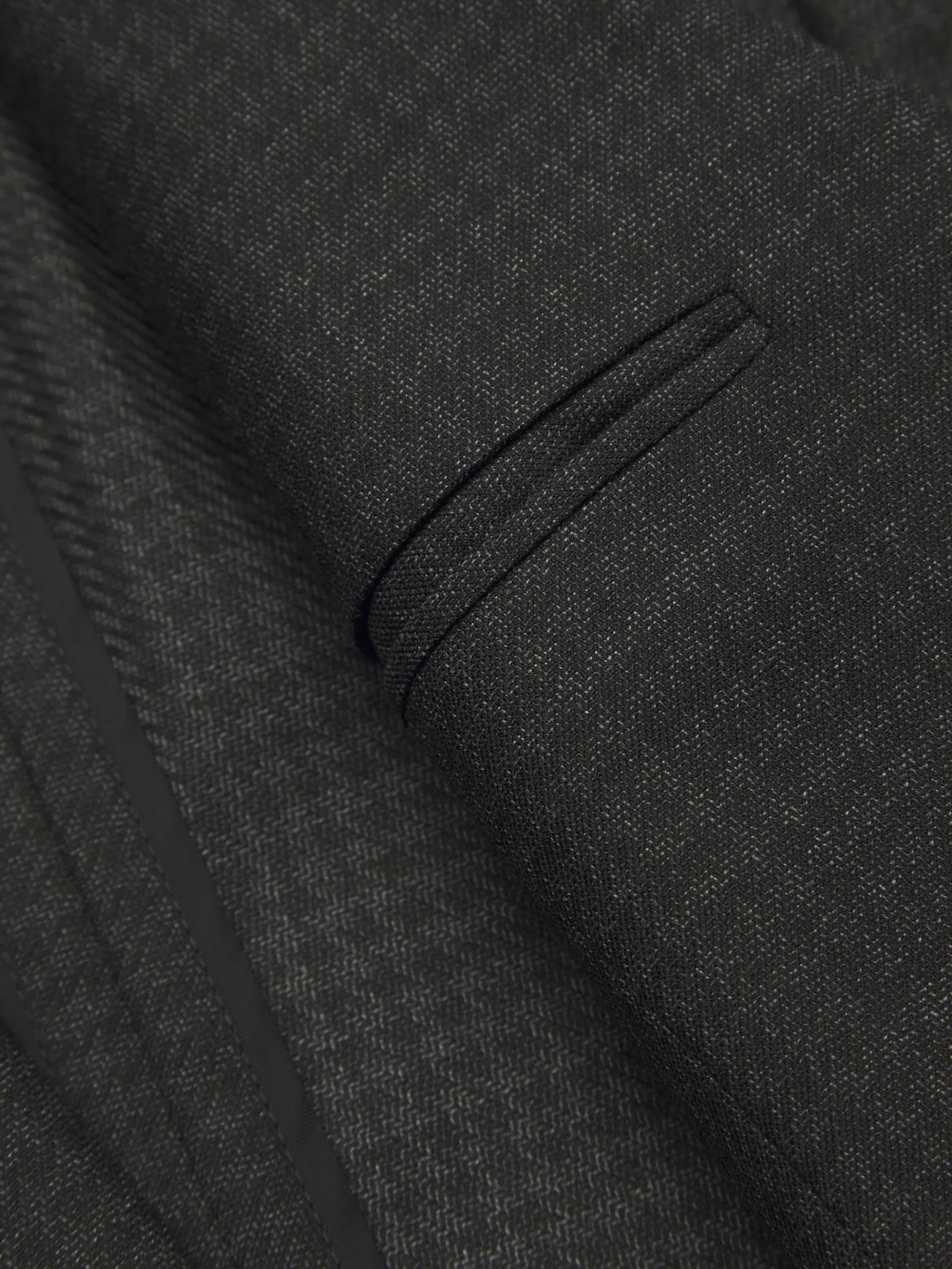 Charcoal grey houndstooth wool Plume suit