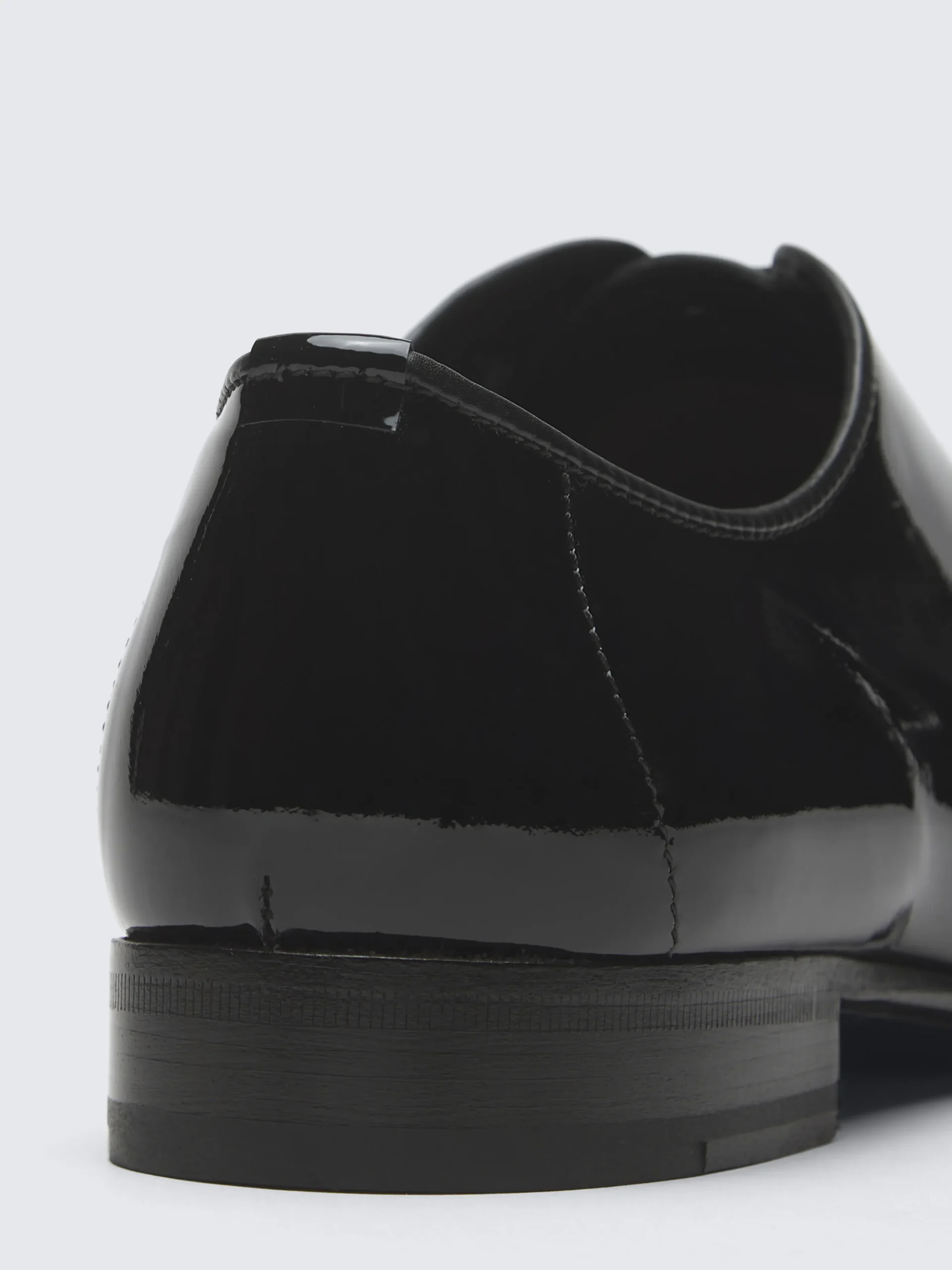 Essential black patent leather evening oxford shoes