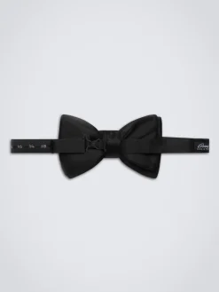 Essential black silk bow tie