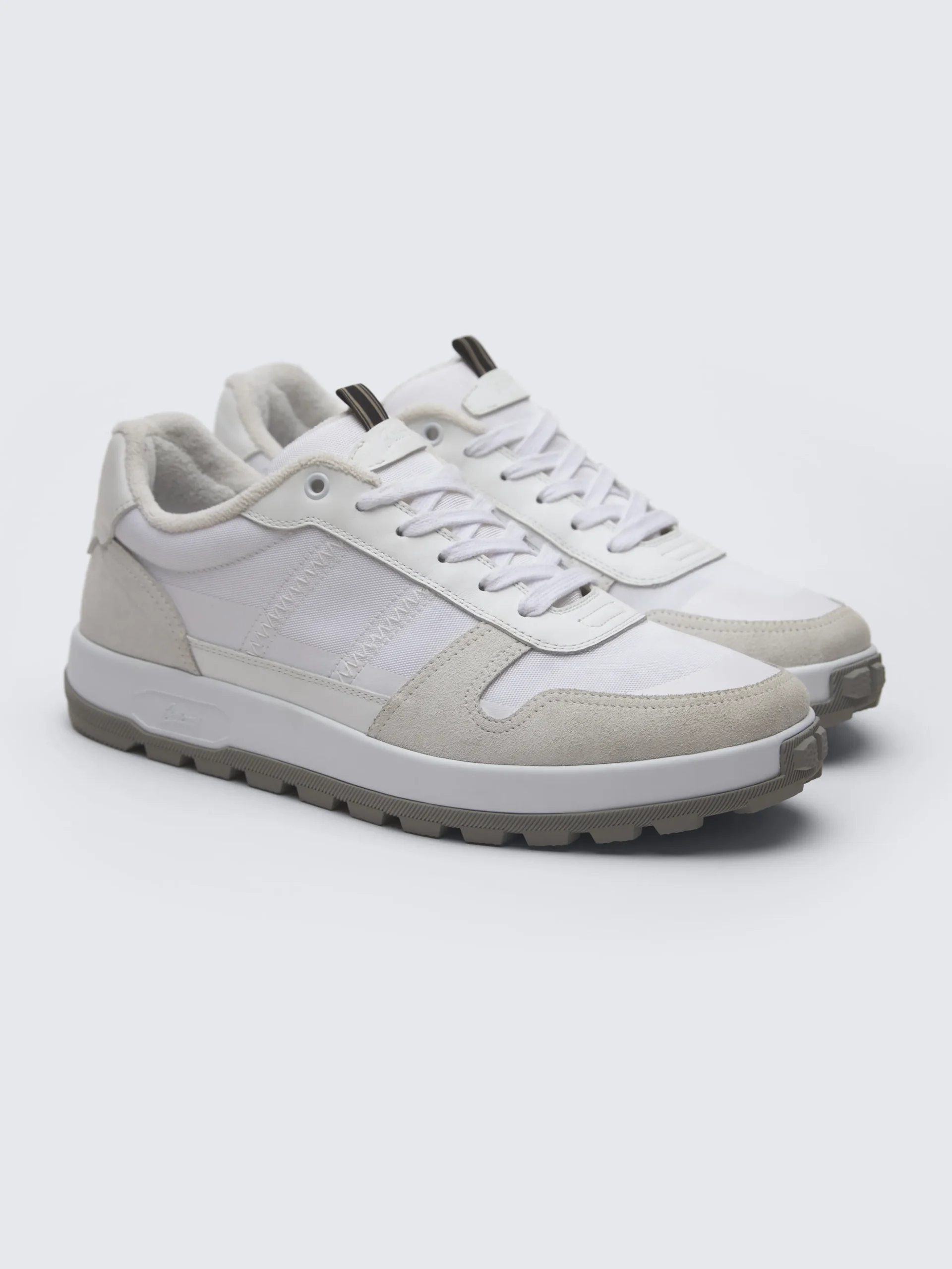 White Crossing sneakers